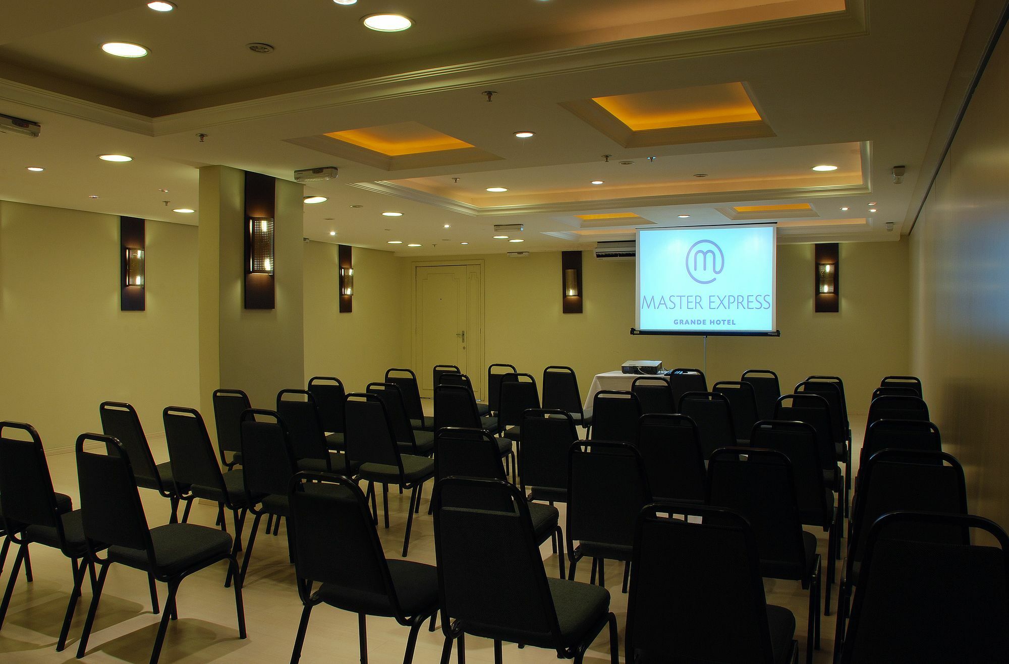 Master Grande Hotel - Proximo Ao Palacio Do Governo Porto Alegre Kültér fotó